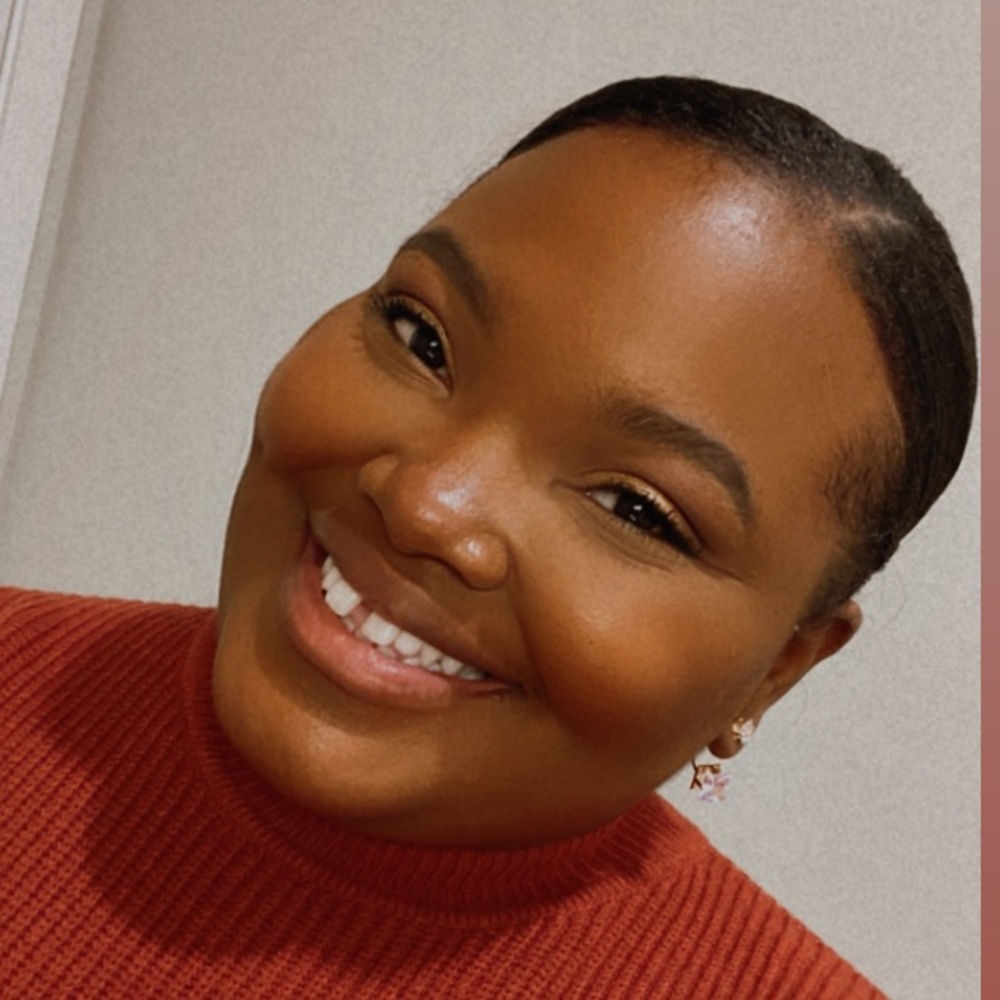 Meet your Posher, Ebony